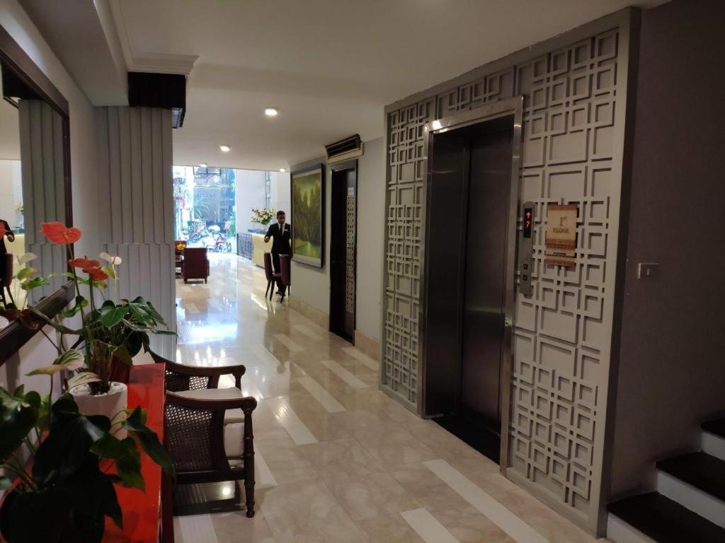 Church Boutique Hotel Hang Trong Ханой Экстерьер фото