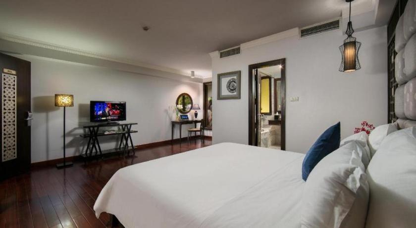 Church Boutique Hotel Hang Trong Ханой Экстерьер фото