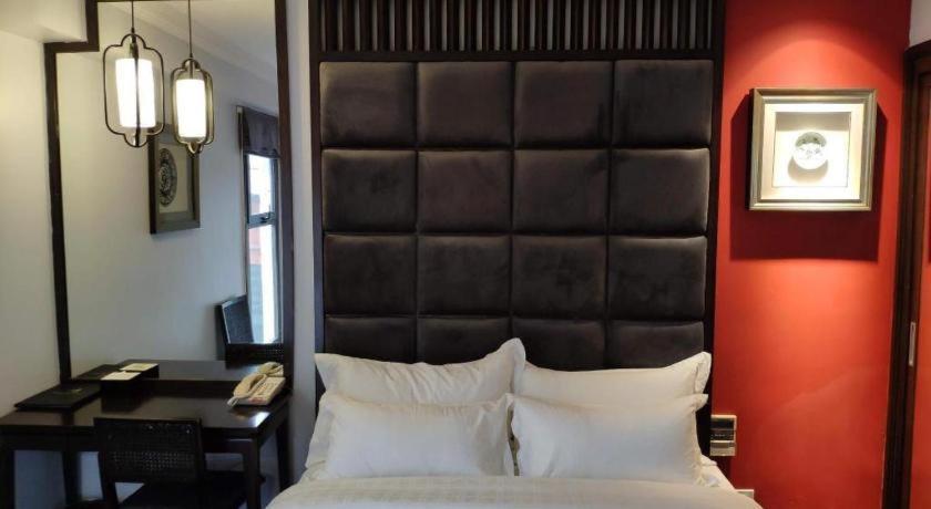 Church Boutique Hotel Hang Trong Ханой Экстерьер фото