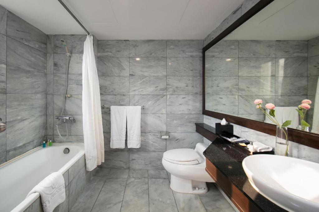 Church Boutique Hotel Hang Trong Ханой Экстерьер фото