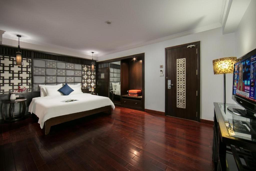 Church Boutique Hotel Hang Trong Ханой Экстерьер фото