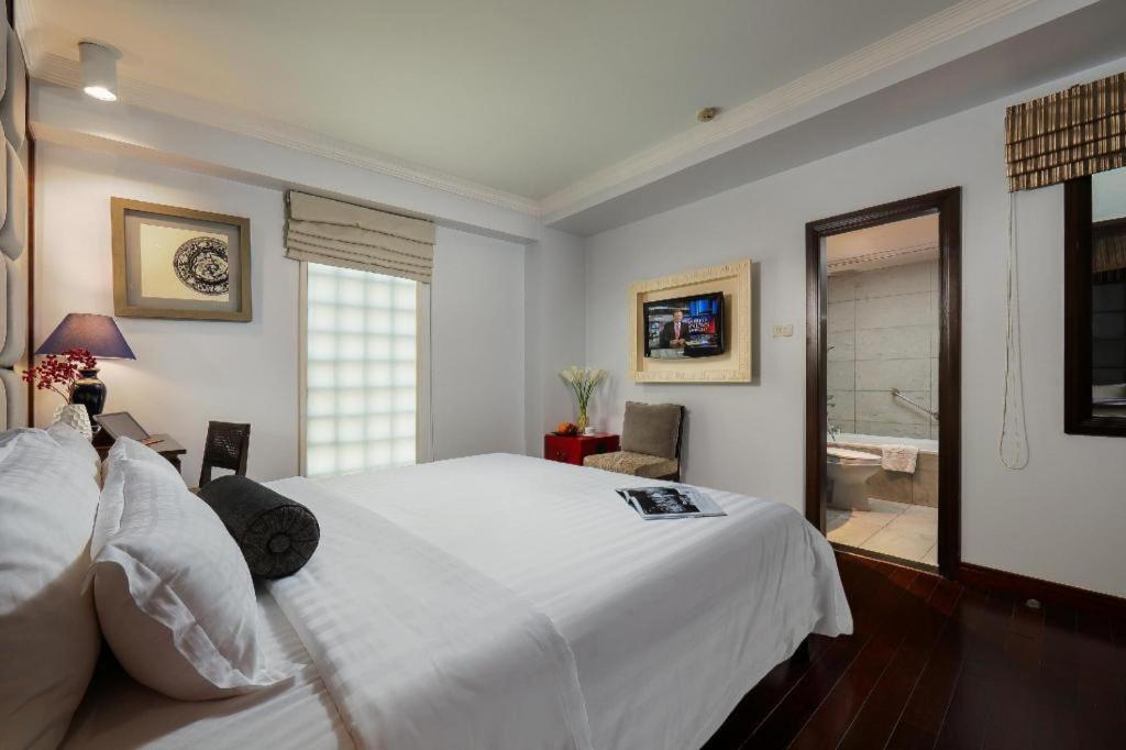 Church Boutique Hotel Hang Trong Ханой Экстерьер фото