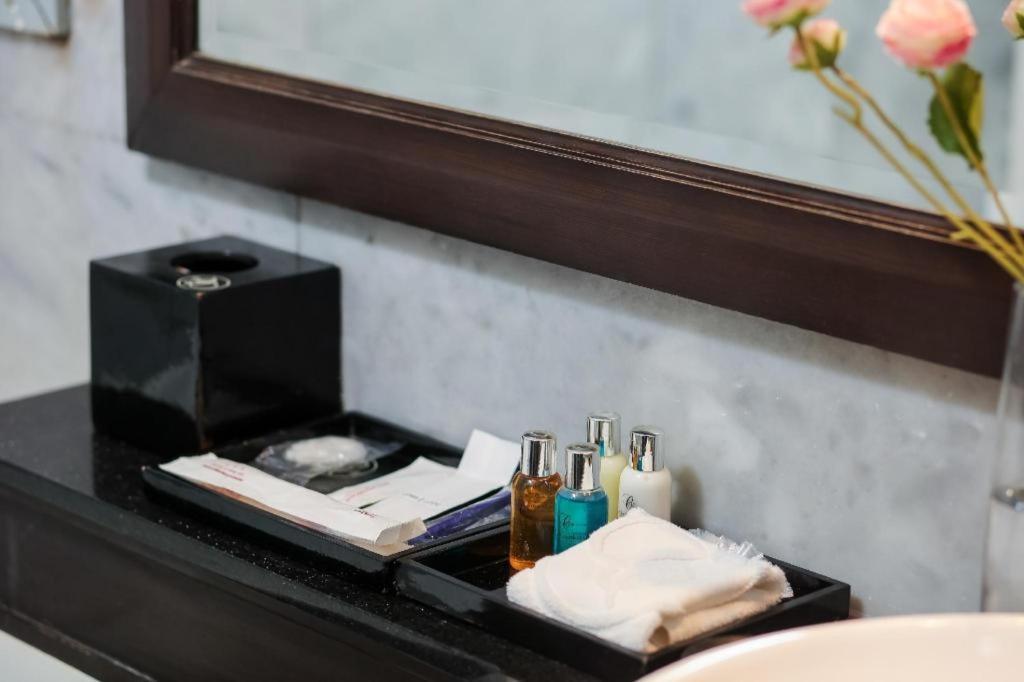 Church Boutique Hotel Hang Trong Ханой Экстерьер фото