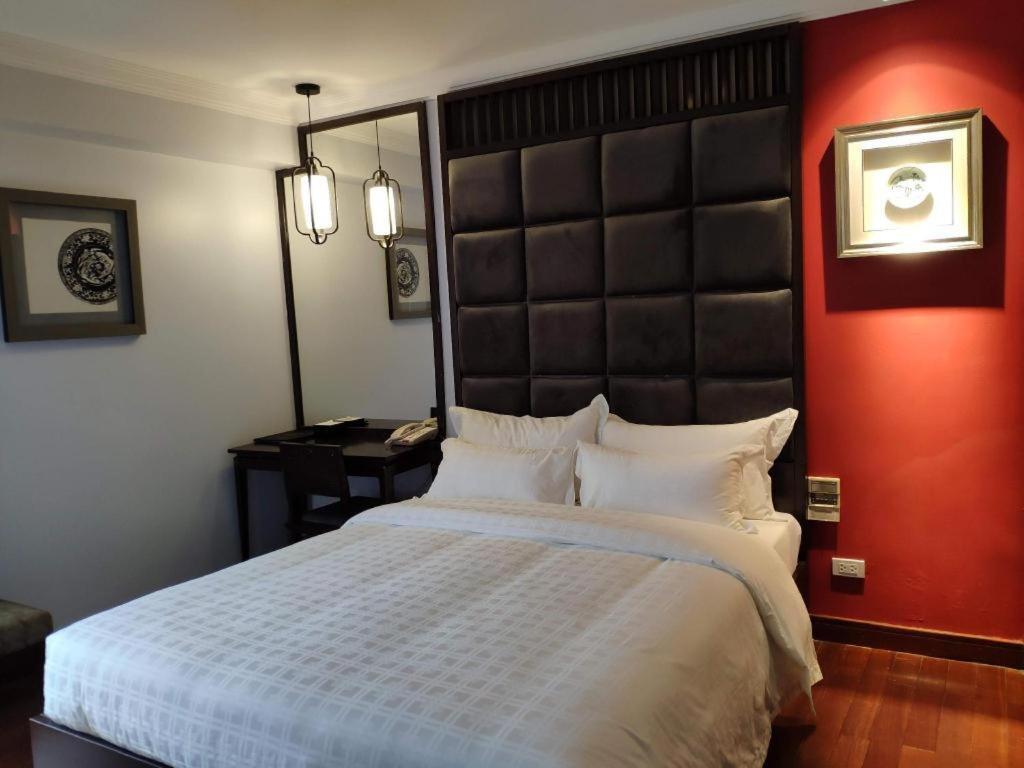 Church Boutique Hotel Hang Trong Ханой Экстерьер фото